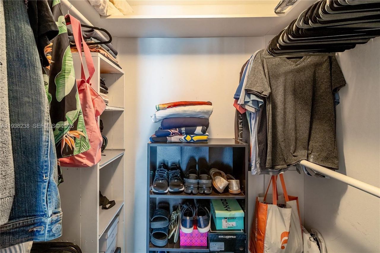 3675 N Country Club Dr, Unit 2404, Aventura, FL 33180 Photo