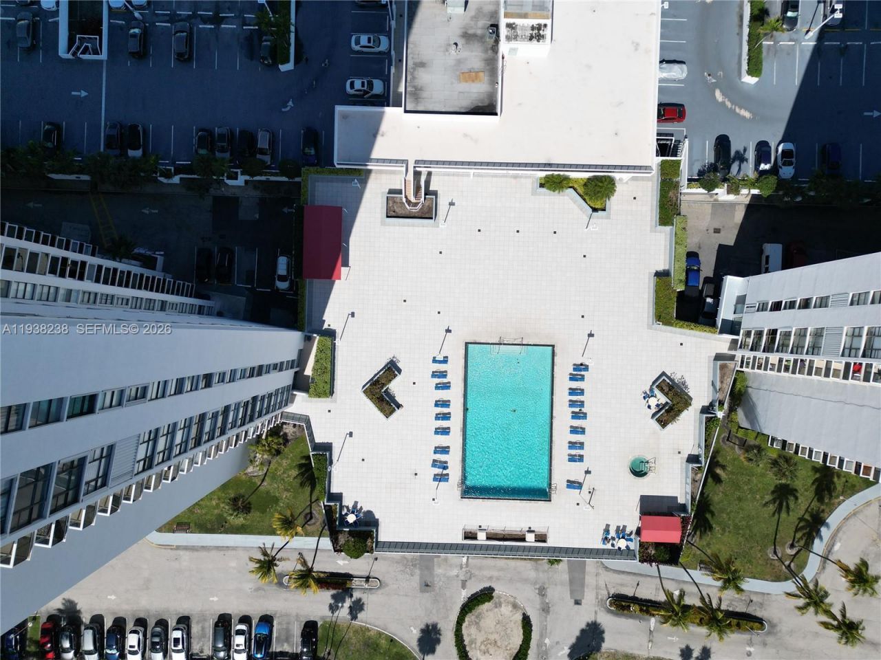 3675 N Country Club Dr, Unit 2404, Aventura, FL 33180 Photo