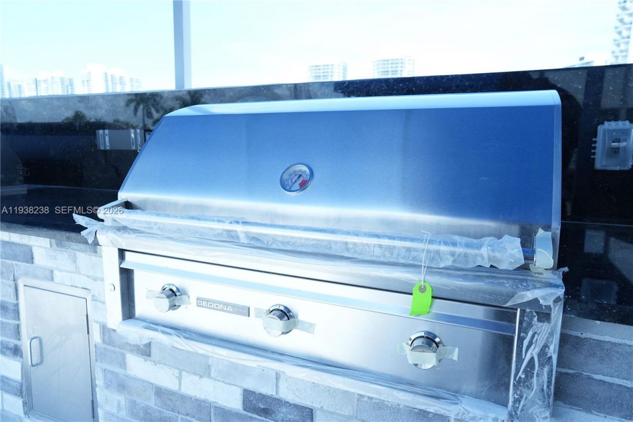 3675 N Country Club Dr, Unit 2404, Aventura, FL 33180 Photo