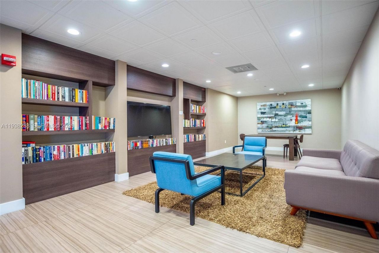 3675 N Country Club Dr, Unit 2404, Aventura, FL 33180 Photo