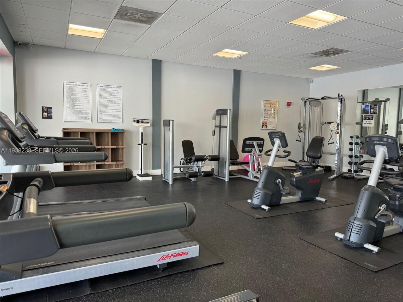 3675 N Country Club Dr, Unit 2404, Aventura, FL 33180 Photo