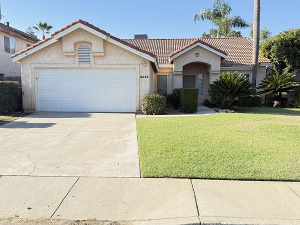 8629 White Rock Dr, Bakersfield, CA 93312