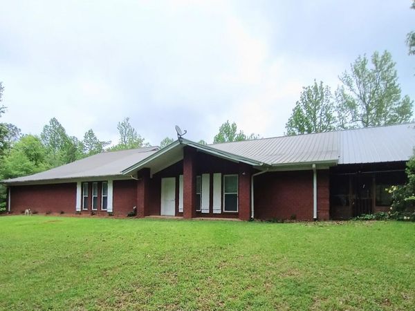898 Co Rd 1303, Guntown, MS 38849