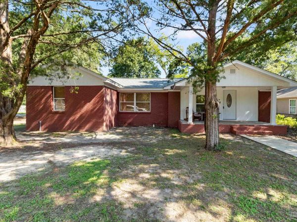 6608 Magnolia St, Milton, FL 32570