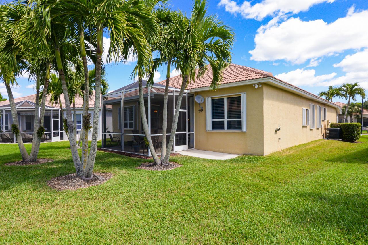 587 NW Lambrusco Drive, Port Saint Lucie, FL 34986 Photo