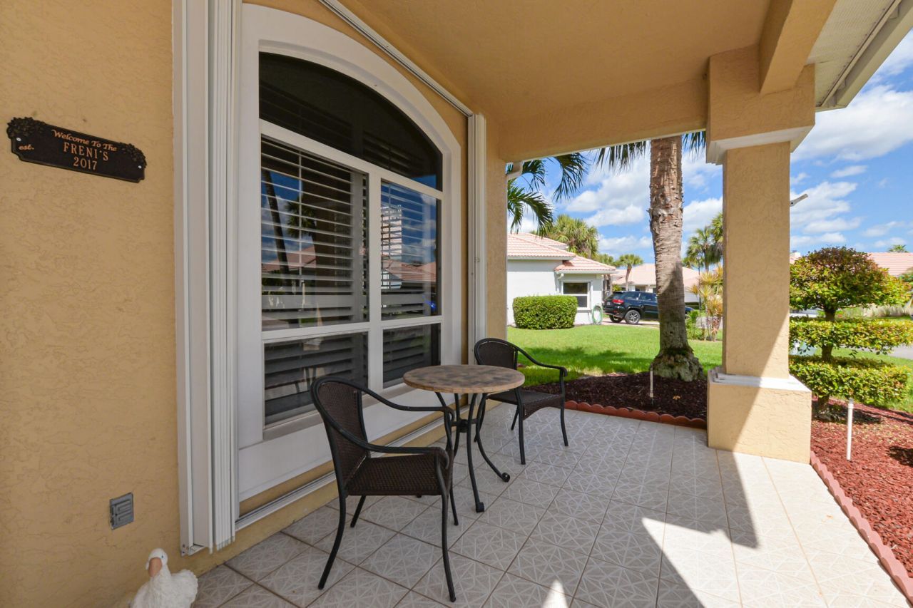 587 NW Lambrusco Drive, Port Saint Lucie, FL 34986 Photo