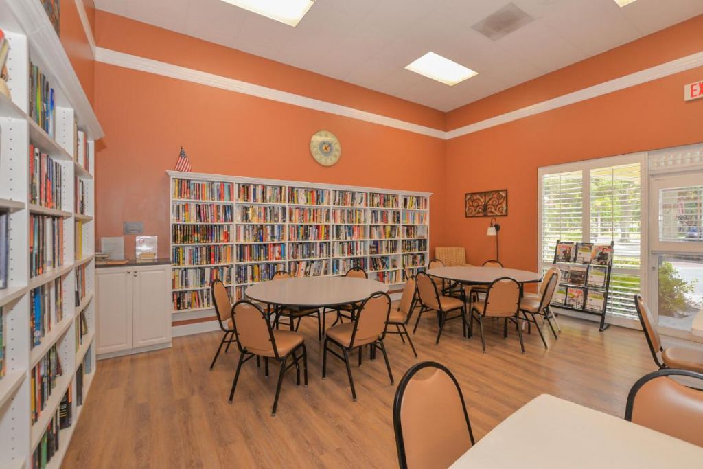 587 NW Lambrusco Drive, Port Saint Lucie, FL 34986 Photo