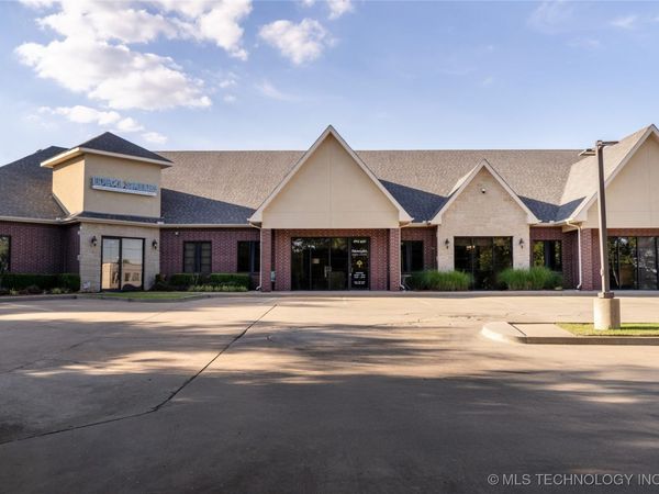 8126 S Mingo Road, Tulsa, OK 74133