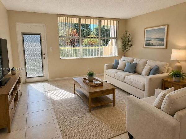 8851 Sunrise Lakes Blvd, Unit 112, Sunrise, FL 33322