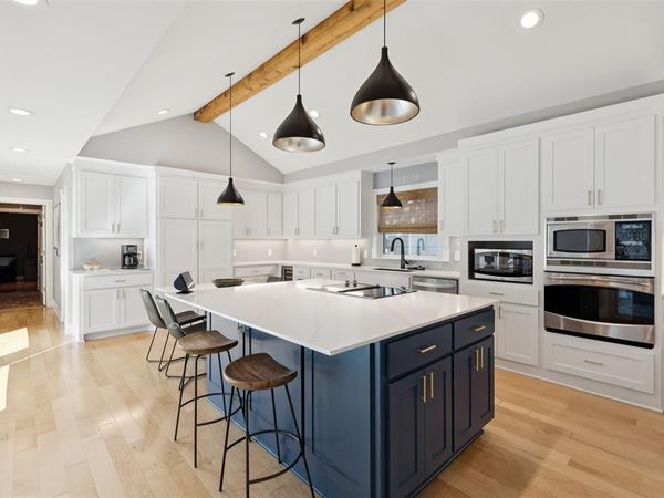 7221 Pleasant View Drive, Dallas, TX 75231