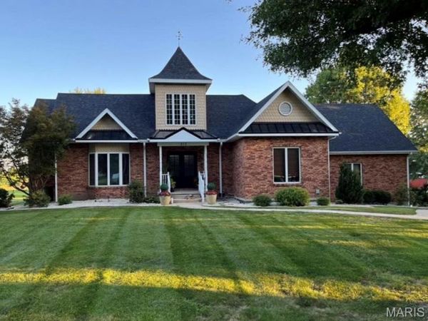 213 W Wood Street, Shelbina, MO 63468