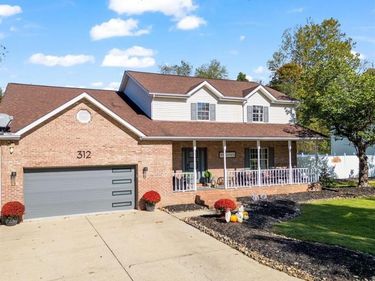 312 Lower Overlook Drive, Hurricane, WV 25526