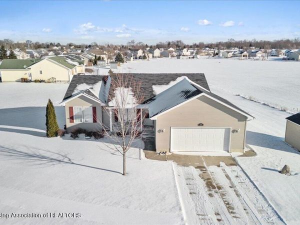 1409 Kelcrasta Drive, St. Johns, MI 48879