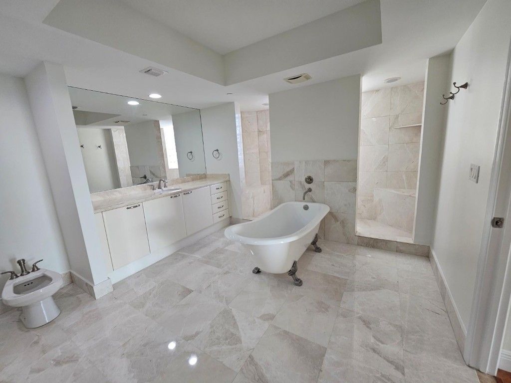3301 NE 183rd Street, Unit 1609, Aventura, FL 33160 Photo