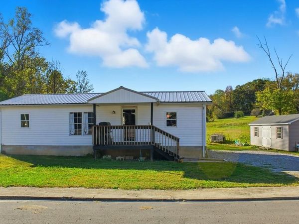 214 Main St, Byrdstown, TN 38549