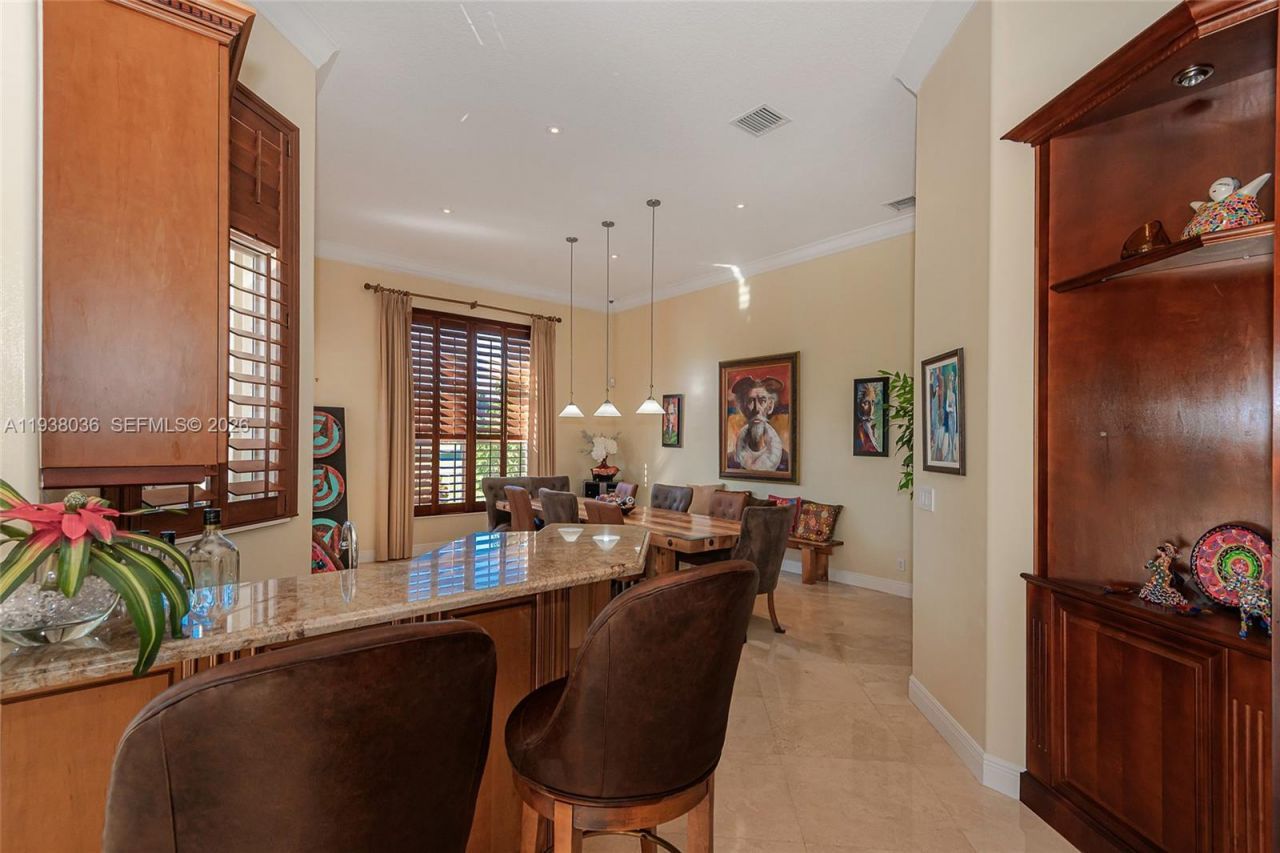 610 W Enclave Cir W, Pembroke Pines, FL 33027 Photo