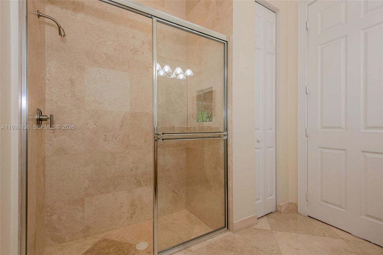 610 W Enclave Cir W, Pembroke Pines, FL 33027 Photo