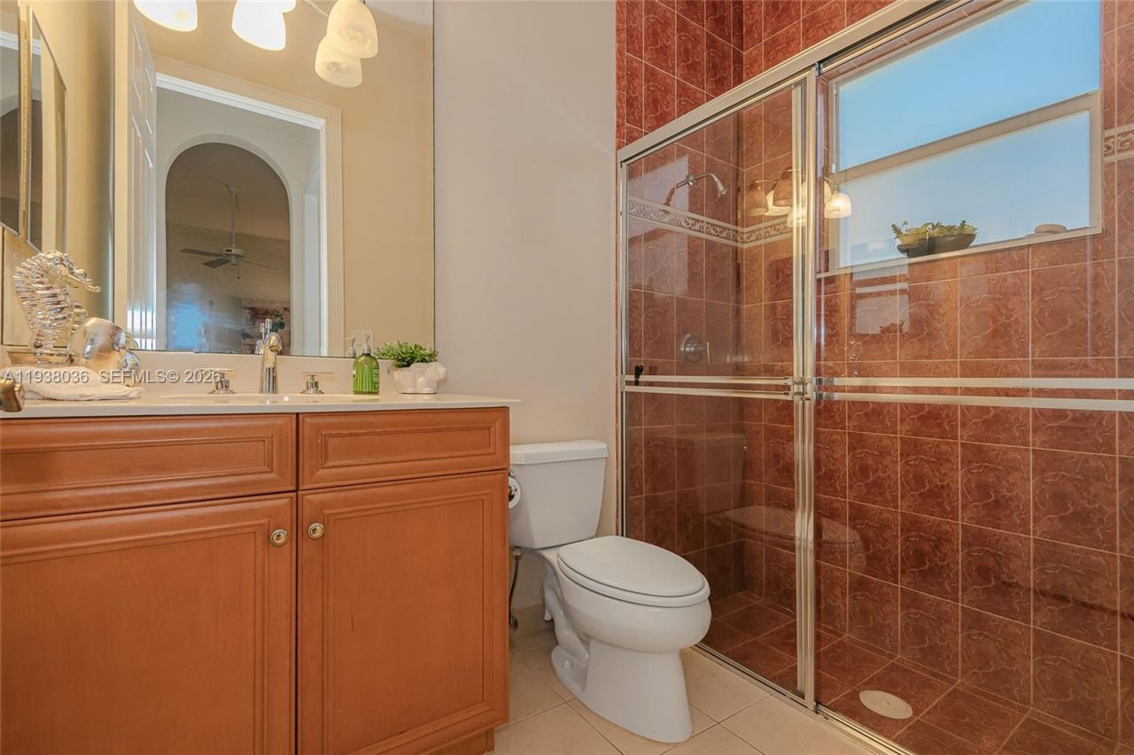 610 W Enclave Cir W, Pembroke Pines, FL 33027 Photo