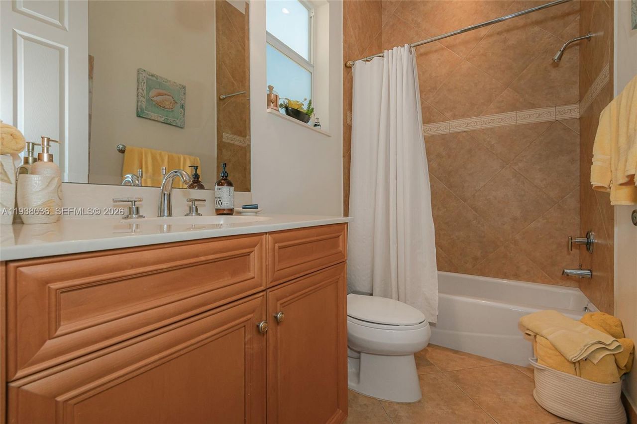 610 W Enclave Cir W, Pembroke Pines, FL 33027 Photo