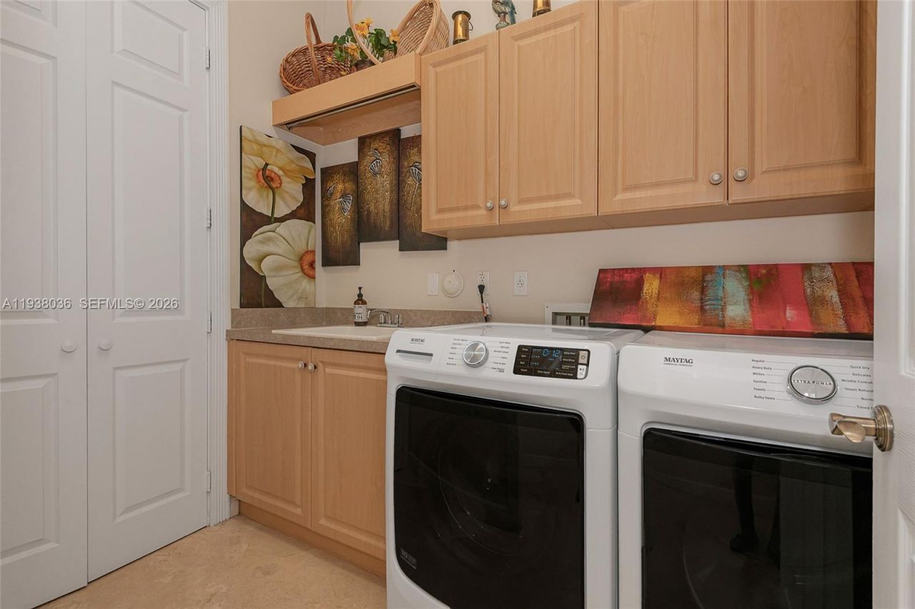 610 W Enclave Cir W, Pembroke Pines, FL 33027 Photo