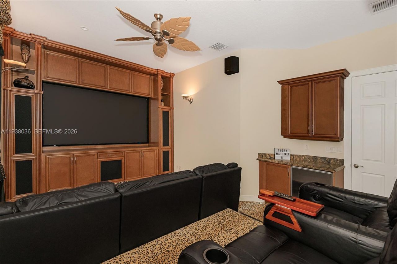 610 W Enclave Cir W, Pembroke Pines, FL 33027 Photo