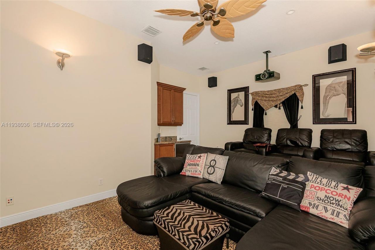 610 W Enclave Cir W, Pembroke Pines, FL 33027 Photo