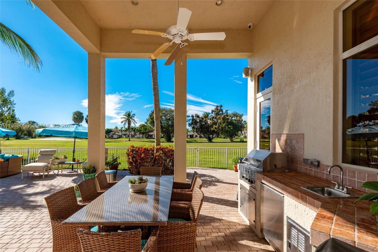 610 W Enclave Cir W, Pembroke Pines, FL 33027 Photo