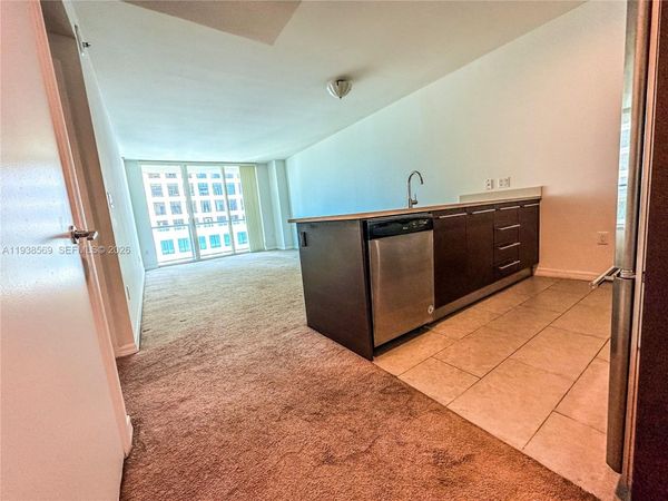 500 Brickell Ave, Unit 1406, Miami, FL 33131