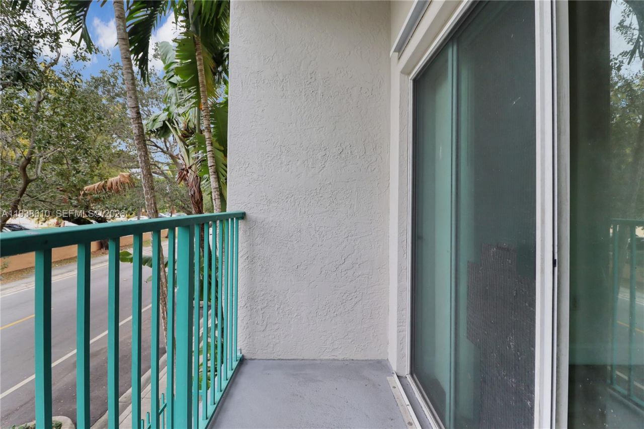 6001 SW 70th St, Unit 249, South Miami, FL 33143 Photo