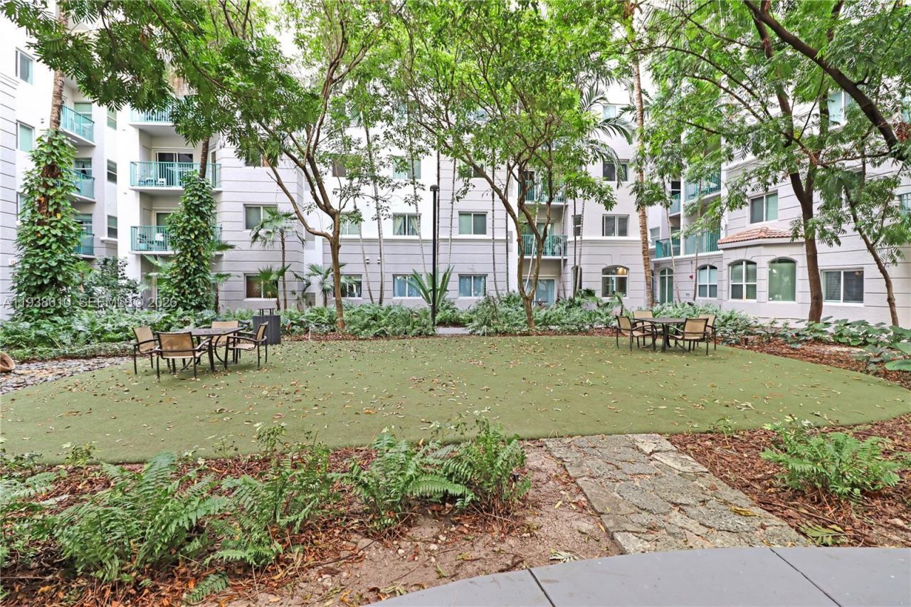 6001 SW 70th St, Unit 249, South Miami, FL 33143 Photo