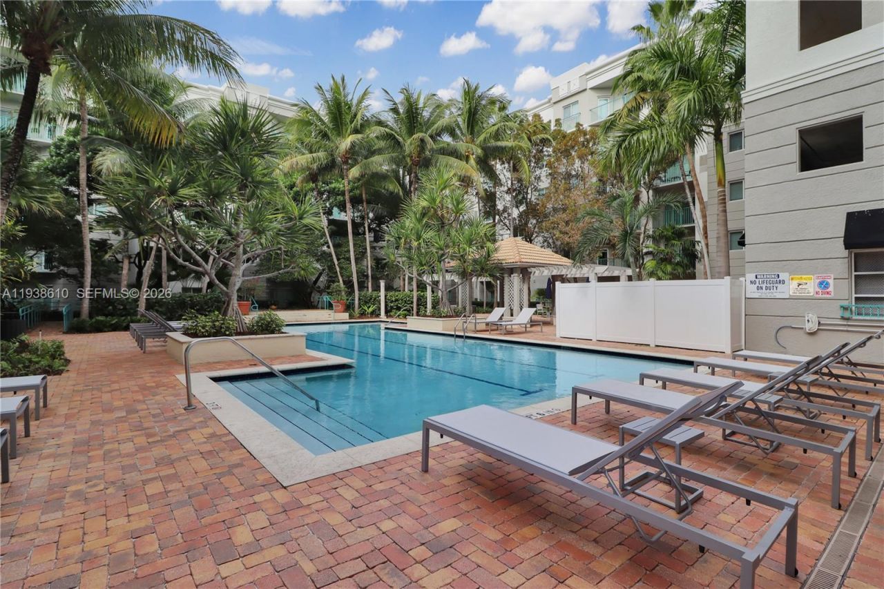 6001 SW 70th St, Unit 249, South Miami, FL 33143 Photo