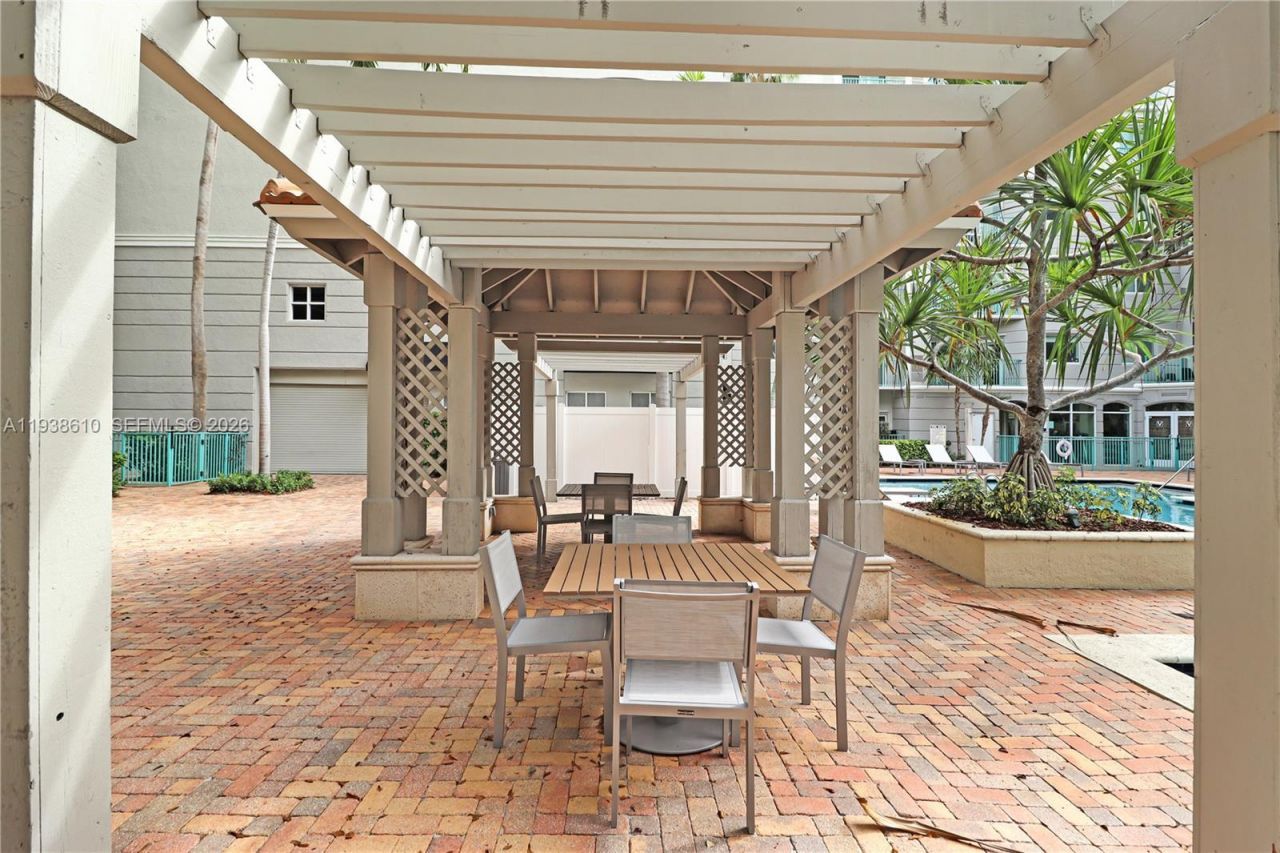 6001 SW 70th St, Unit 249, South Miami, FL 33143 Photo