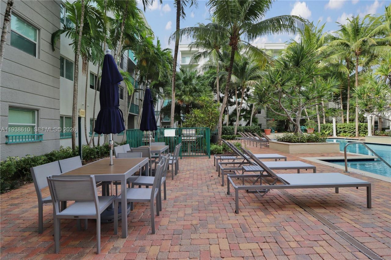 6001 SW 70th St, Unit 249, South Miami, FL 33143 Photo