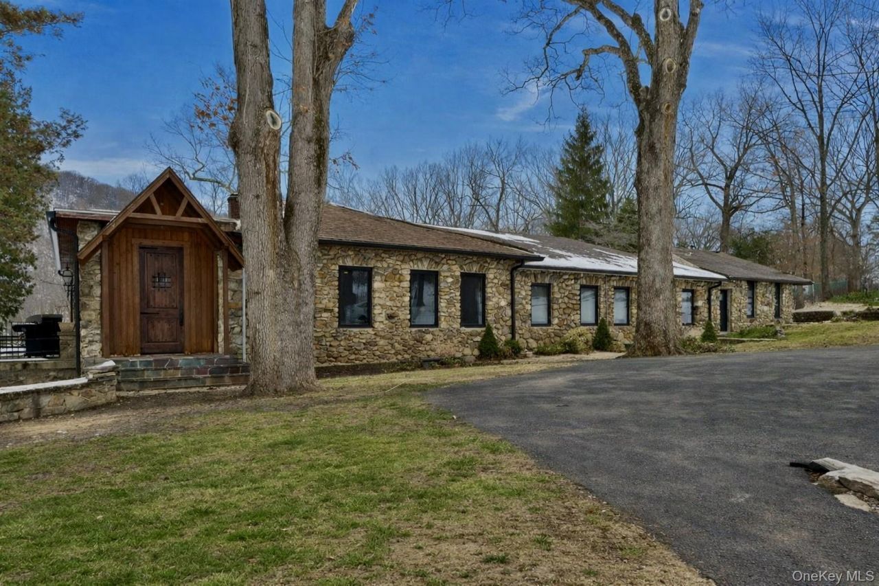 21 Bird Hill Road, Tomkins Cove, NY 10986 Main Photo