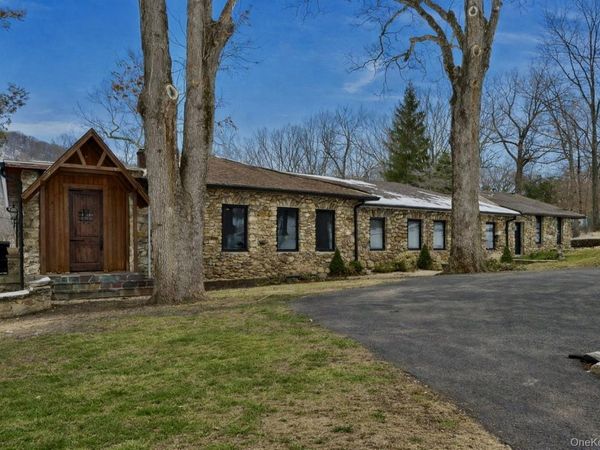 21 Bird Hill Road, Tomkins Cove, NY 10986