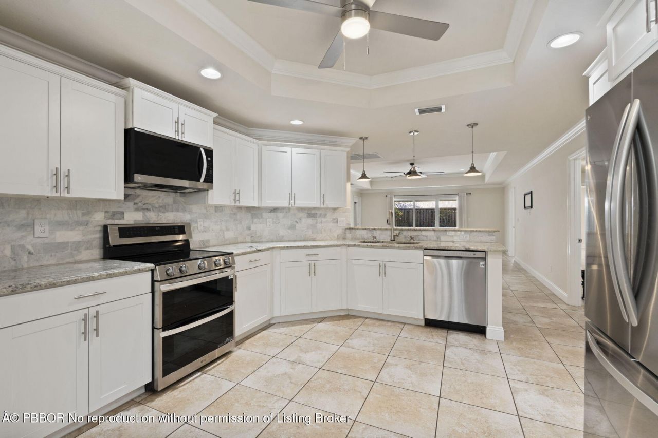 339 SW Winnachee Drive, Stuart, FL 34994 Photo