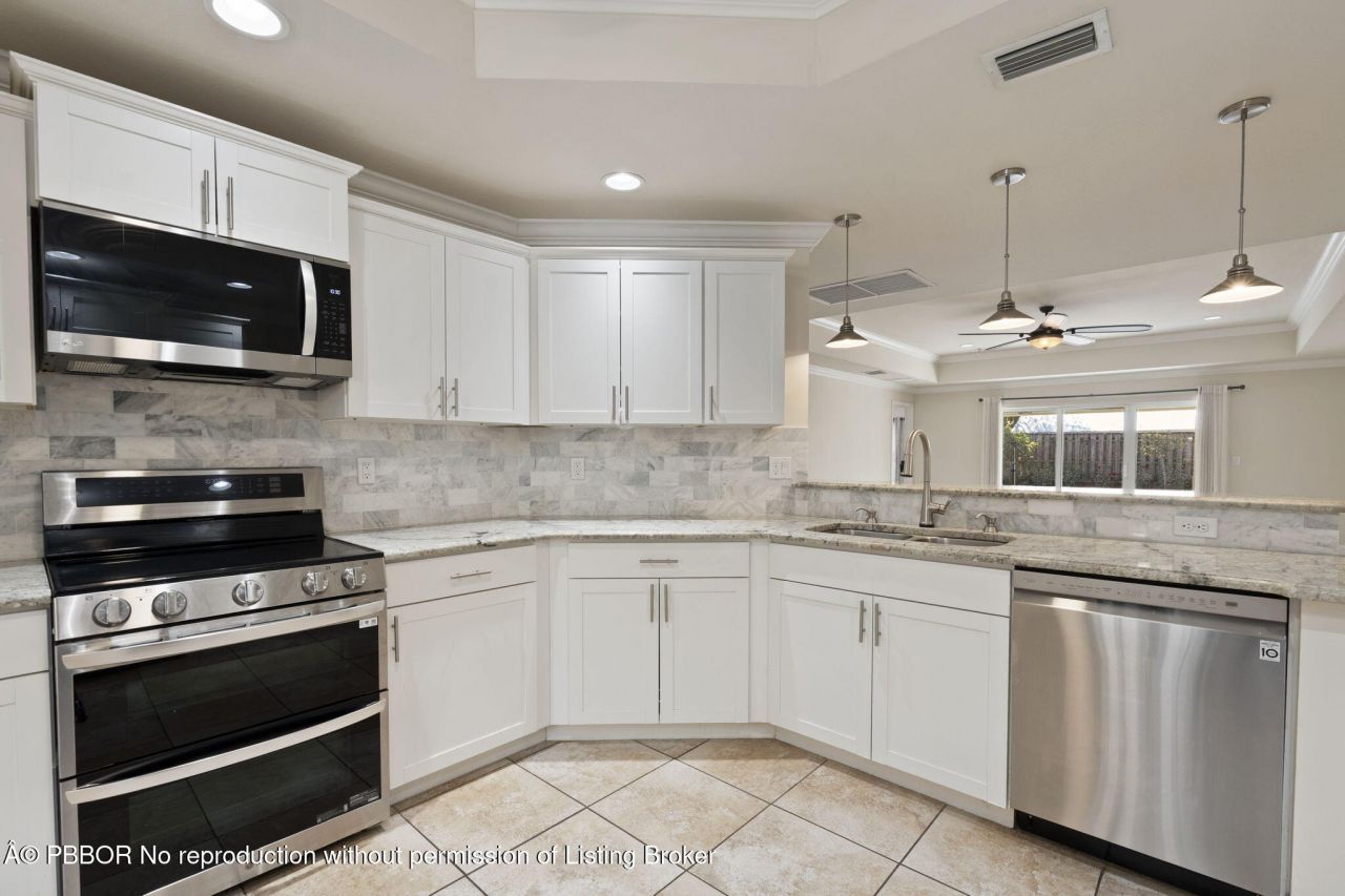 339 SW Winnachee Drive, Stuart, FL 34994 Photo