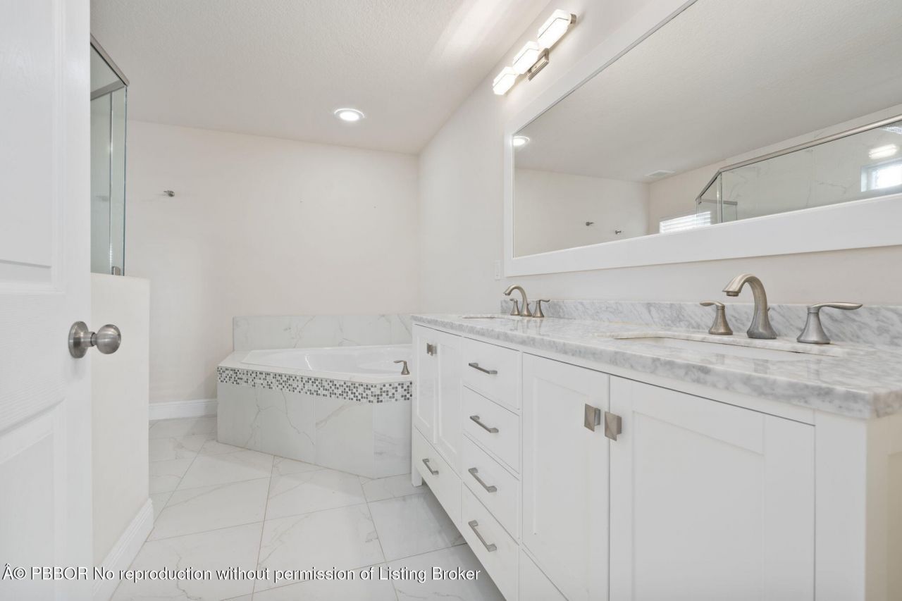 339 SW Winnachee Drive, Stuart, FL 34994 Photo