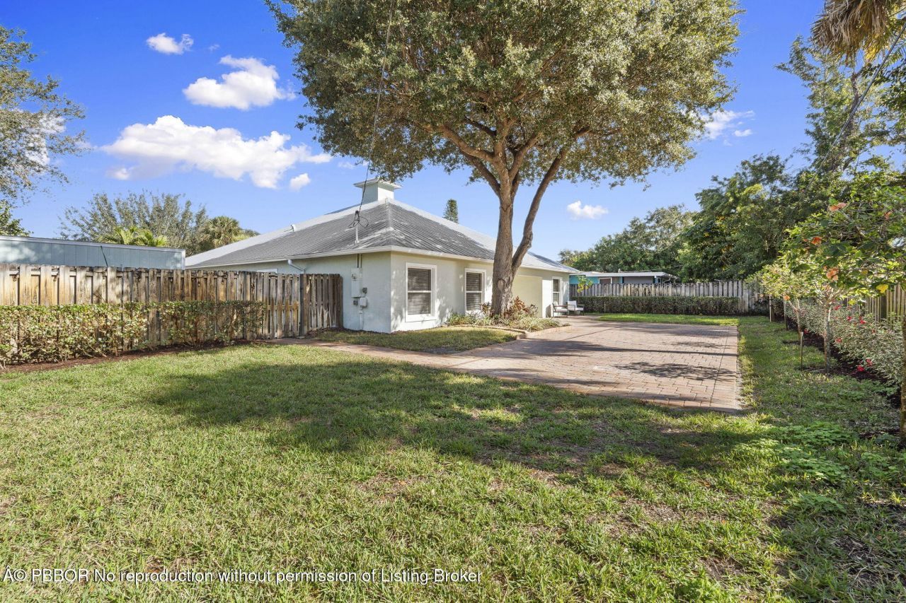 339 SW Winnachee Drive, Stuart, FL 34994 Photo