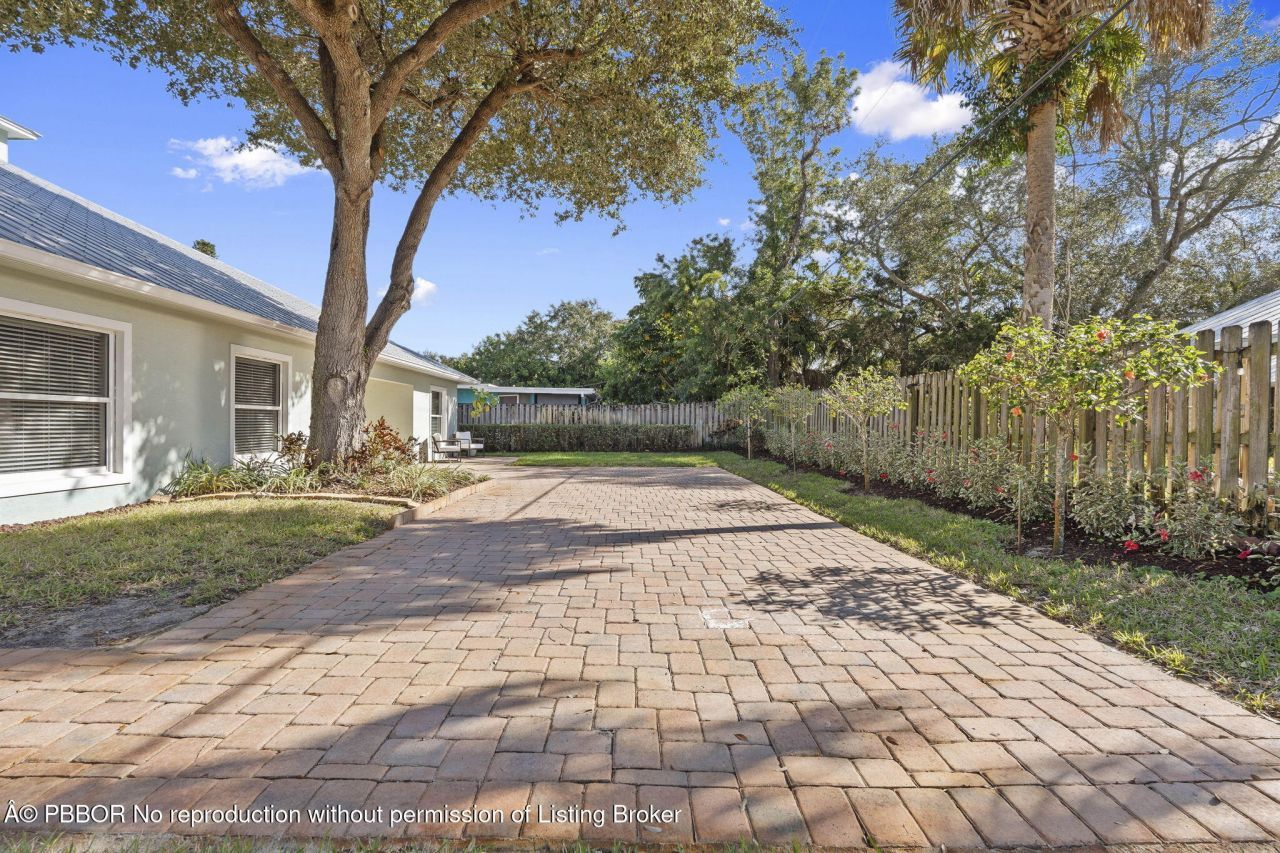 339 SW Winnachee Drive, Stuart, FL 34994 Photo