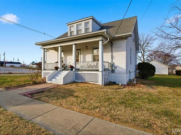 203 E Mill Street E, Waterloo, IL 62298