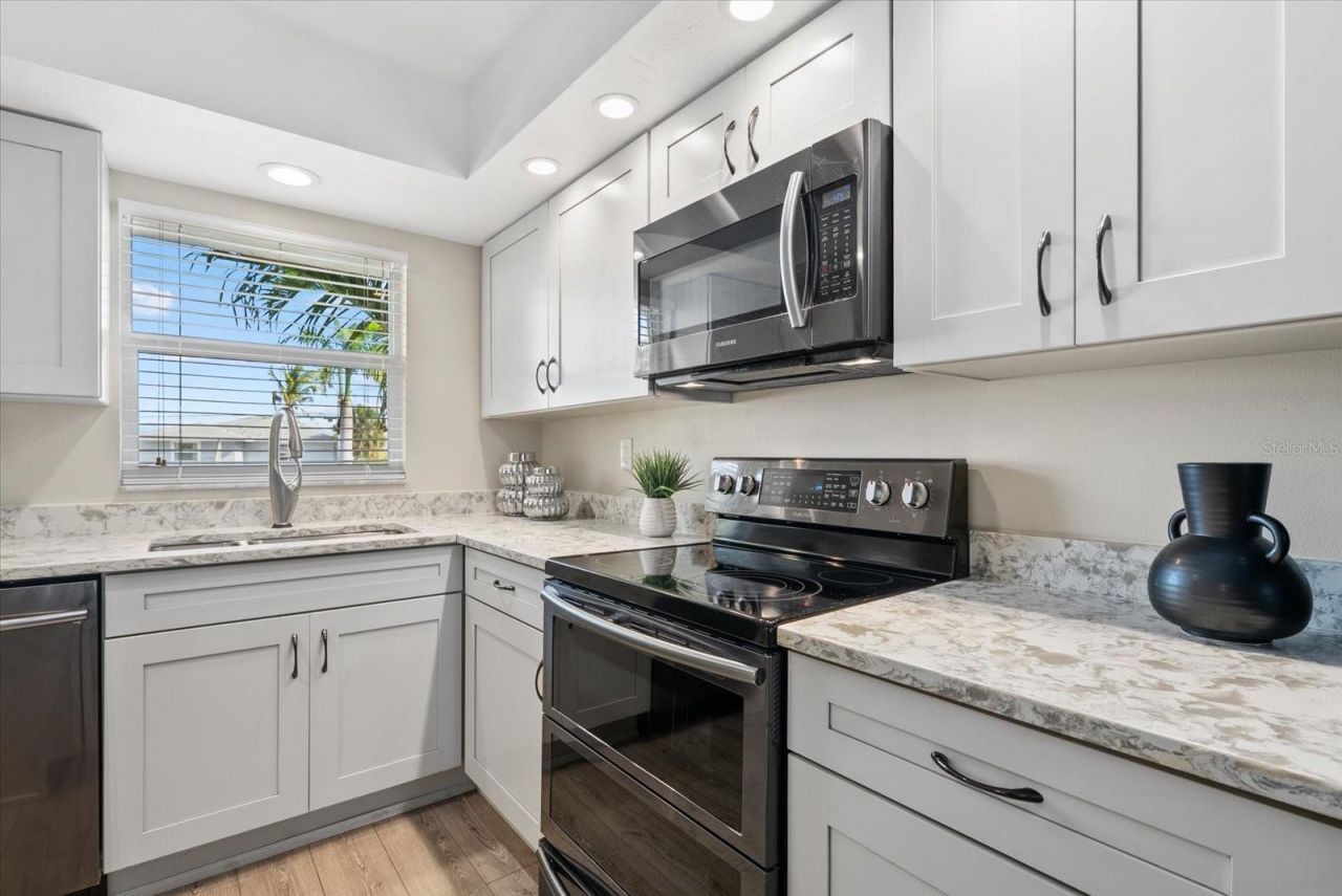 9200 Midnight Pass Road, Unit 28, Sarasota, FL 34242 Photo