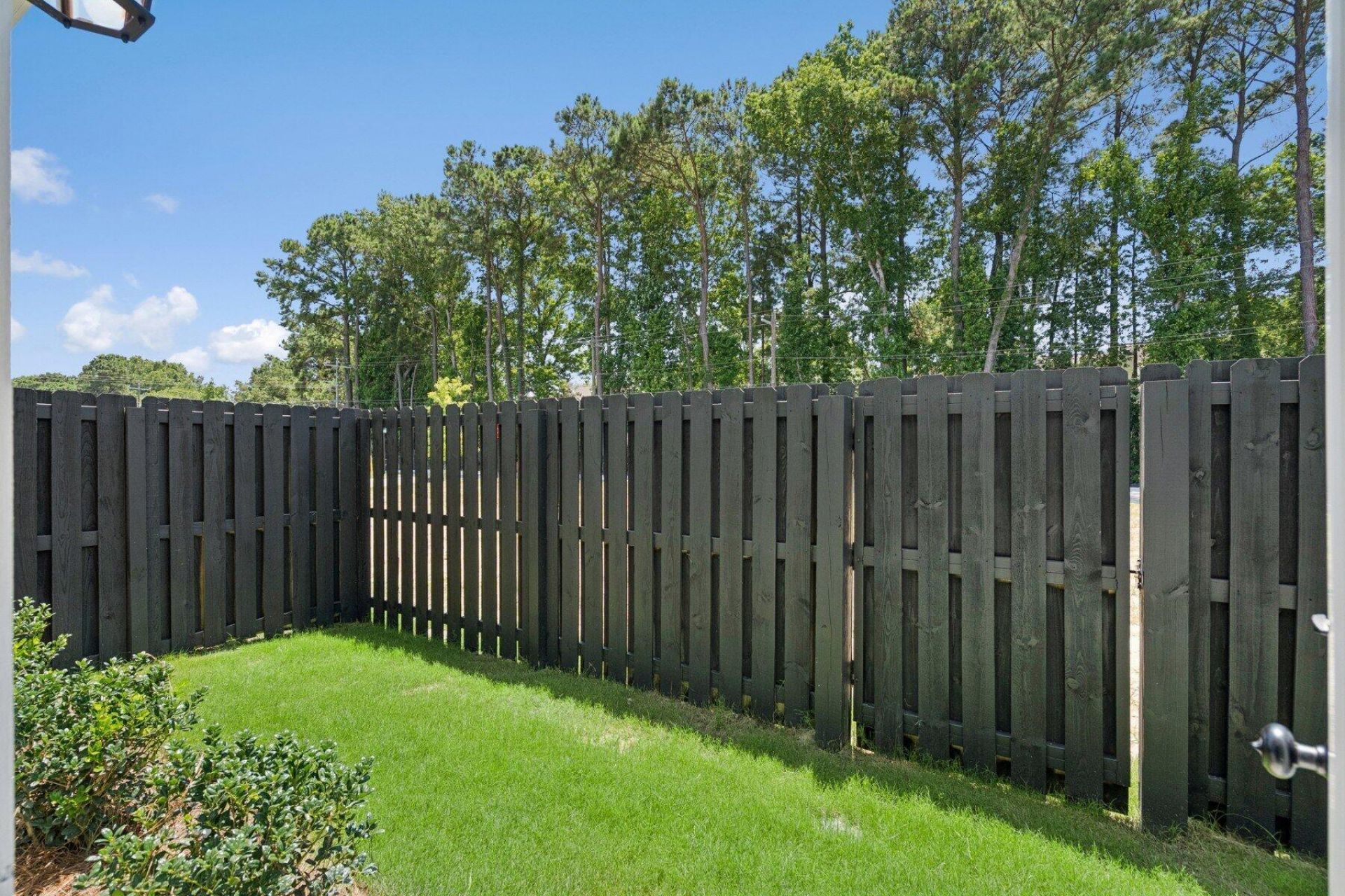 240 Newtown Creek Drive Photo 11