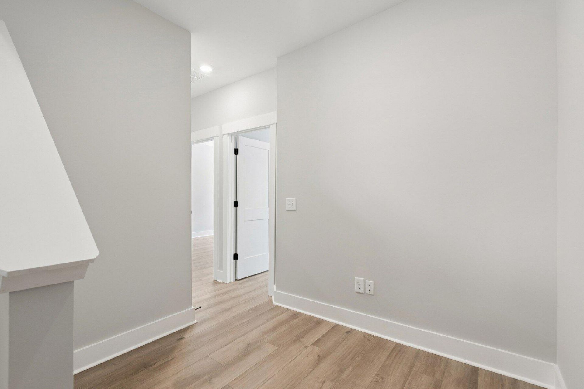 240 Newtown Creek Drive Photo 21
