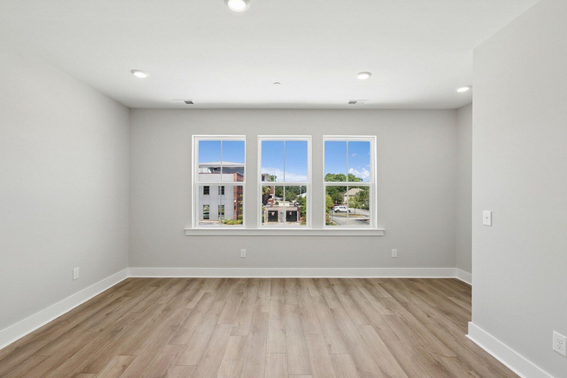 240 Newtown Creek Drive Photo 26