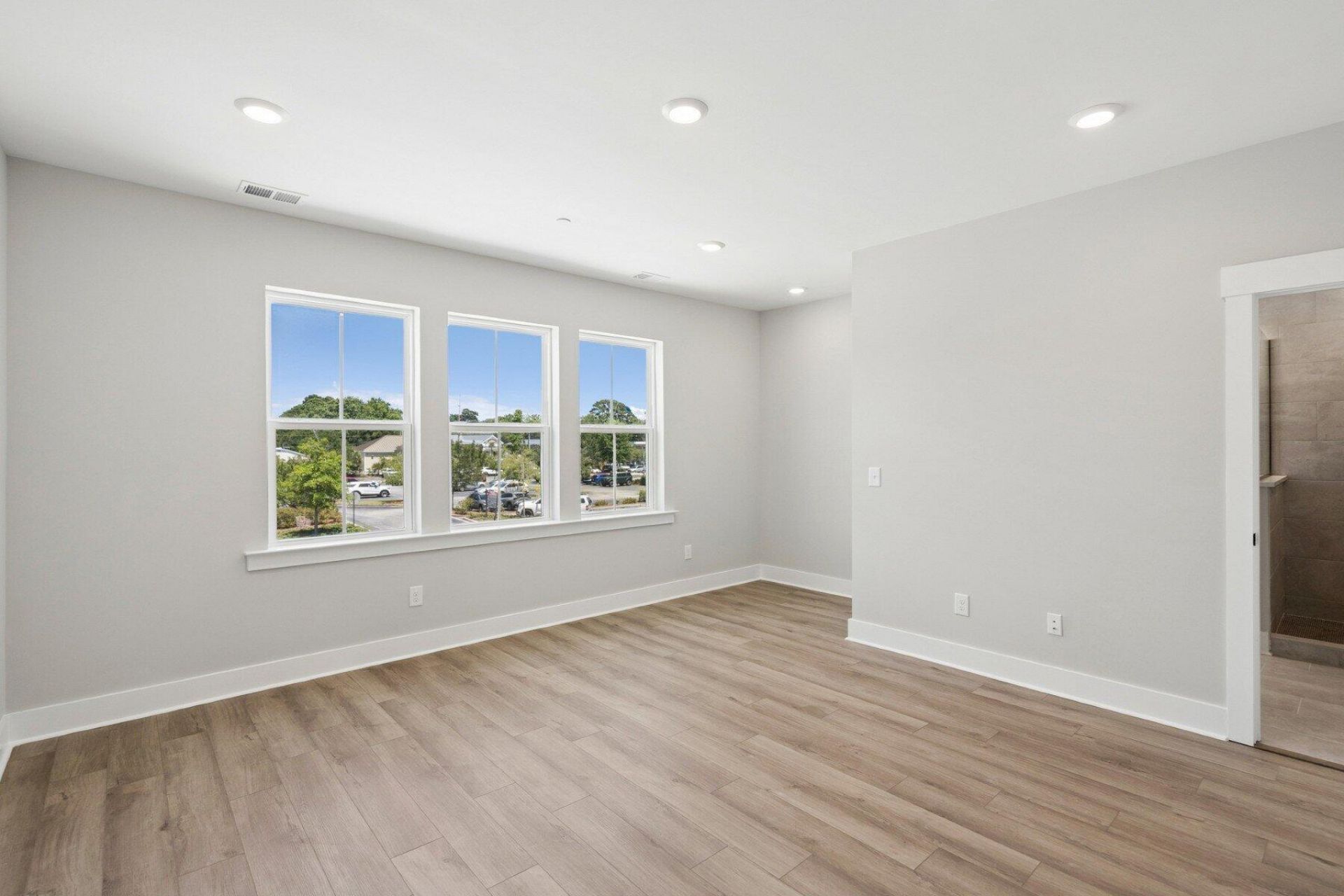 240 Newtown Creek Drive Photo 27