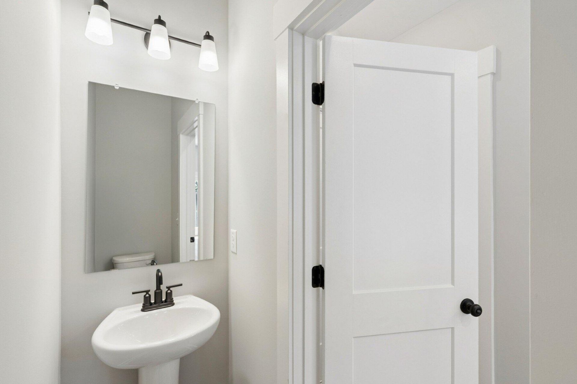 240 Newtown Creek Drive Photo 28