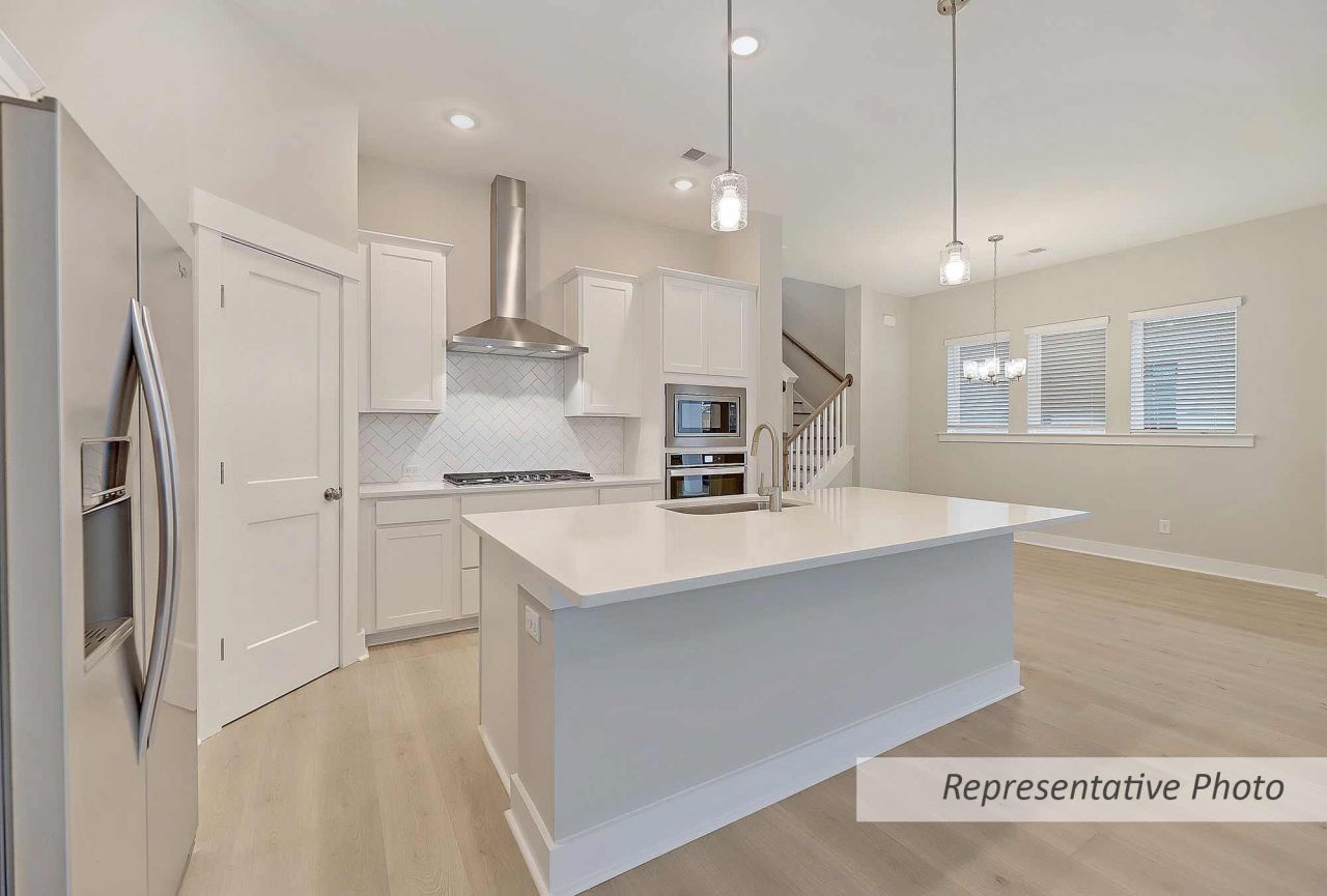 240 Newtown Creek Drive Photo 5