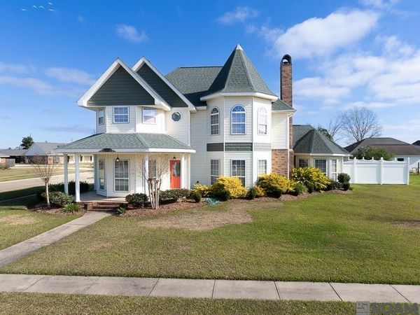 1800 Bay Tree St, Lutcher, LA 70071