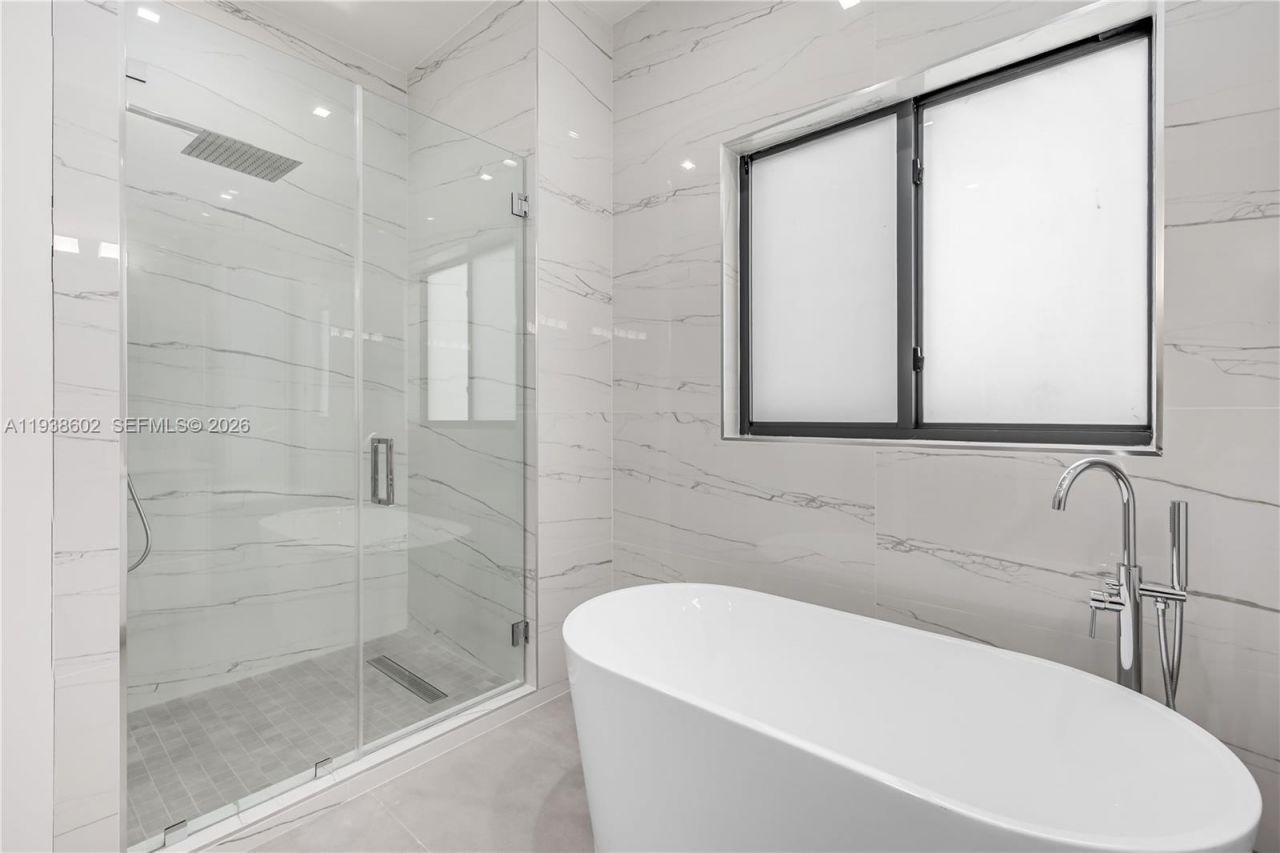 1030 NE 121st St , Biscayne Park, FL 33161 Photo